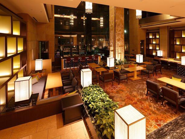 Imagen de los interiores del Hotel New Omi. Foto 11