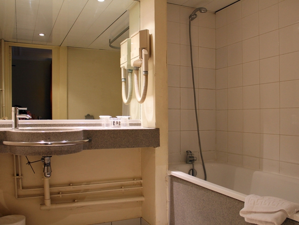 Imagen de la habitación del Hotel New Opera. Foto 15