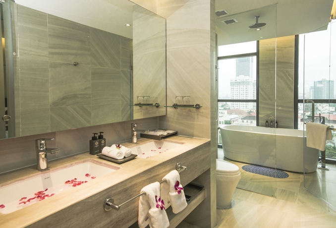 Imagen de la habitación del Hotel New Orient Danang. Foto 15