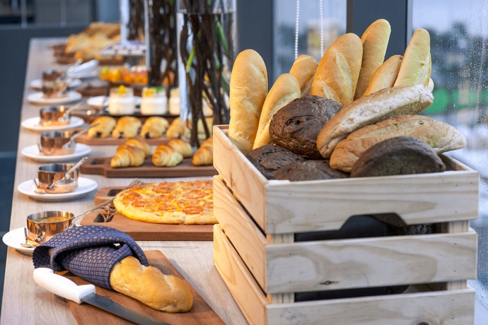 Imagen del bar/restaurante del Hotel New Orient Danang. Foto 9