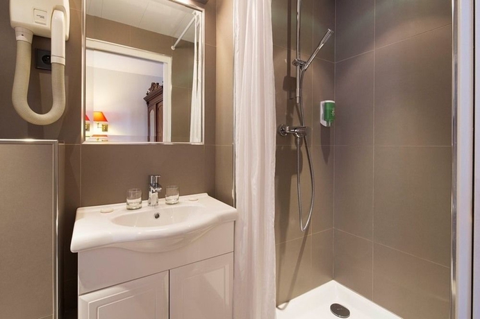 Imagen de la habitación del Hotel New Orient. Foto 10