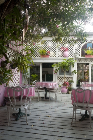 Imagen del bar/restaurante del Hotel New Orleans Guest House. Foto 5