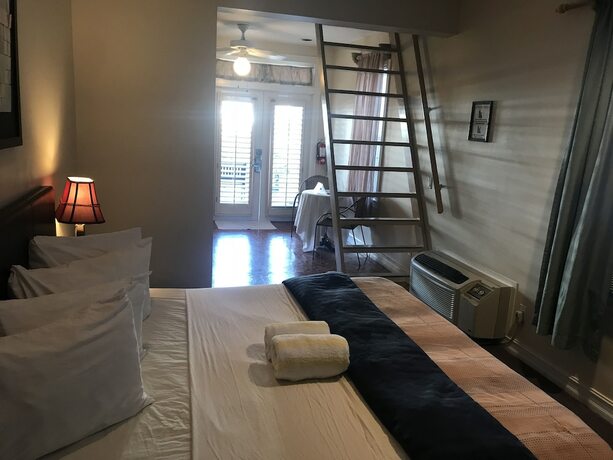 Imagen general del Hotel New Orleans House - Gay Men Adult Resort. Foto 2