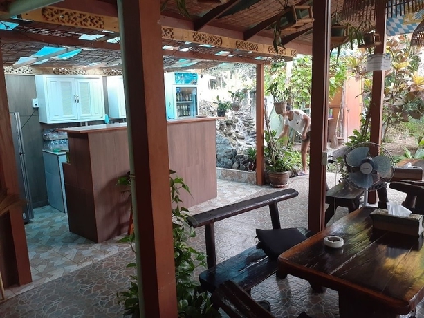 Imagen de los interiores del Hotel New Paradise Home Resort. Foto 19