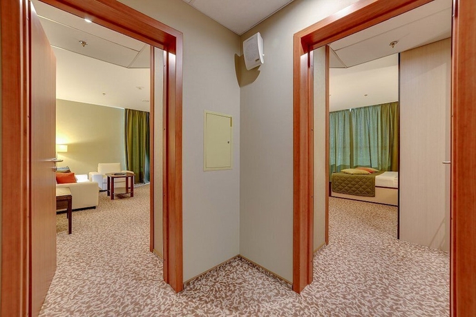 Imagen de la habitación del Hotel New Peterhof. Foto 12