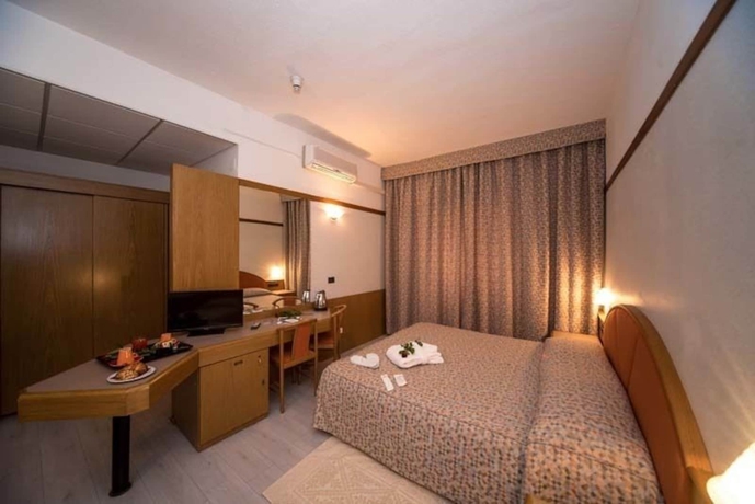 Imagen de la habitación del Hotel New Petit. Foto 10