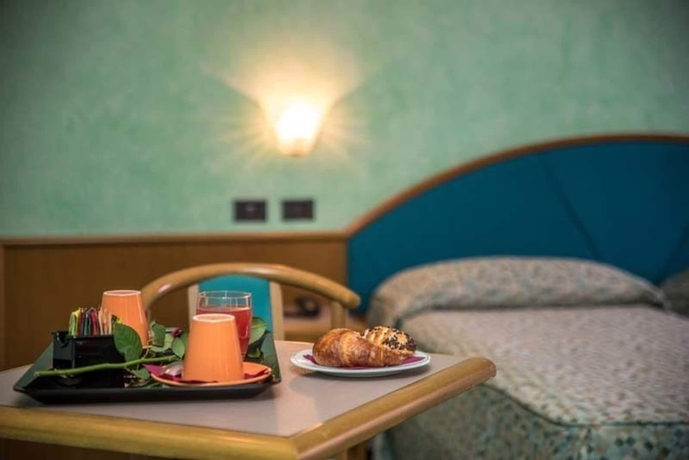 Imagen de la habitación del Hotel New Petit. Foto 11