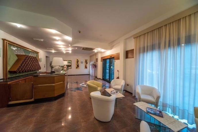 Imagen de los interiores del Hotel New Petit. Foto 15