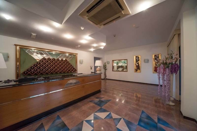 Imagen de los interiores del Hotel New Petit. Foto 17