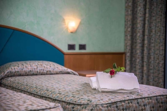 Imagen de la habitación del Hotel New Petit. Foto 13