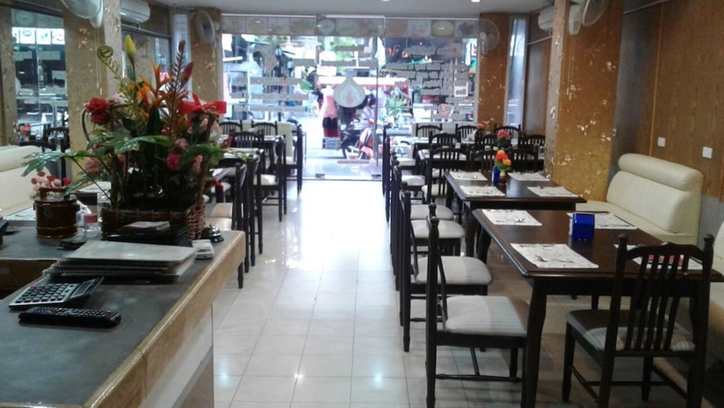 Imagen de los interiores del Hotel New Pind Balluchi Inn. Foto 19