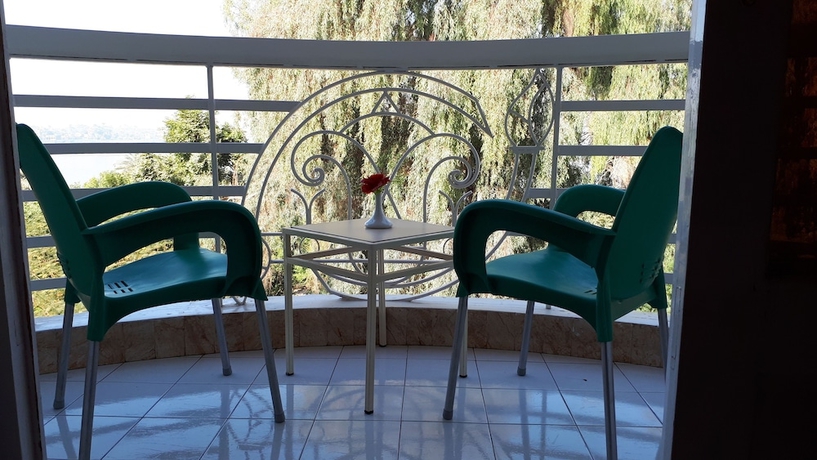 Imagen de la habitación del Hotel New Pola. Foto 9