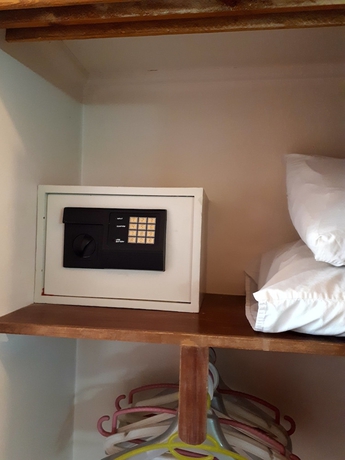 Imagen de la habitación del Hotel New Pola. Foto 13