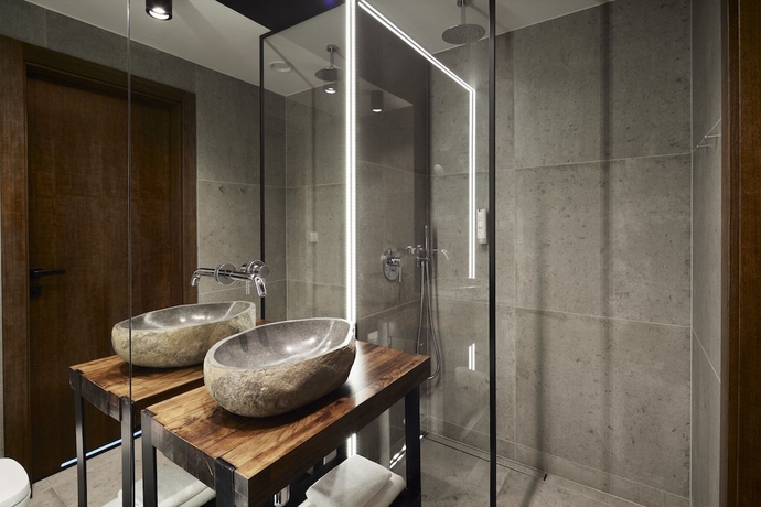 Imagen de la habitación del Hotel New Port Hotel. Foto 17