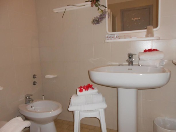 Imagen de la habitación del Hotel New Primula. Foto 4
