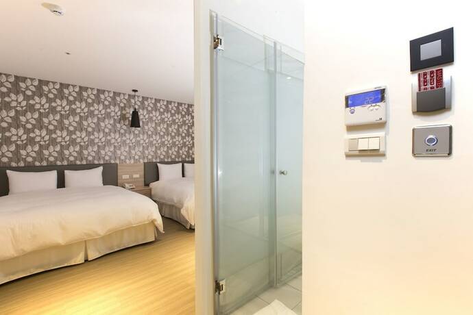 Imagen de la habitación del Hotel New Queen 2. Foto 36
