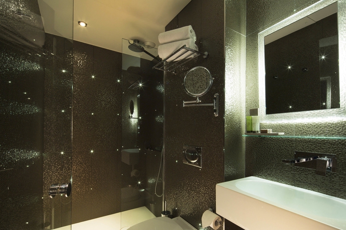 Imagen de la habitación del Hotel New République. Foto 8