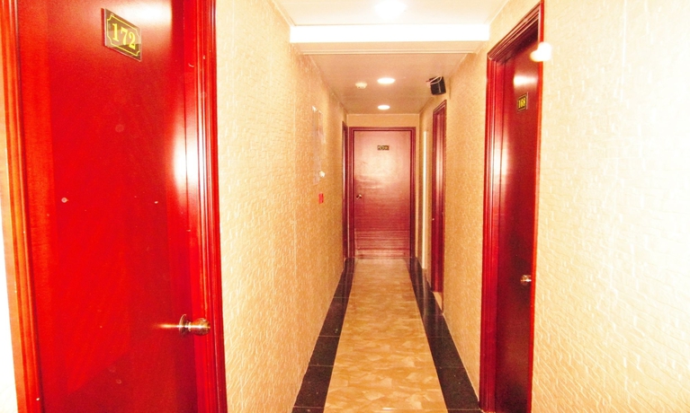 Imagen de los interiores del Hotel New Reliance Inn. Foto 14