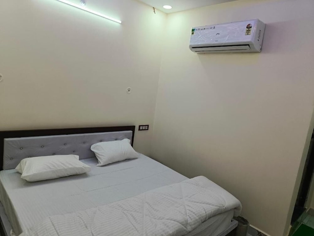 Imagen de la habitación del Hotel New Residency Palace. Foto 2
