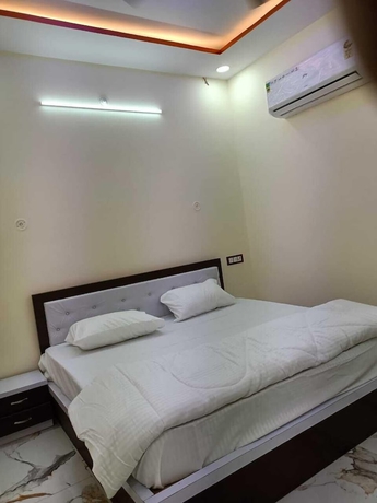 Imagen de la habitación del Hotel New Residency Palace. Foto 8