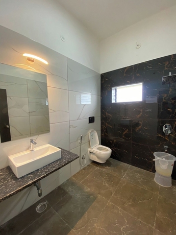 Imagen de la habitación del Hotel New Royal Orbit and Restro Udaipur. Foto 8