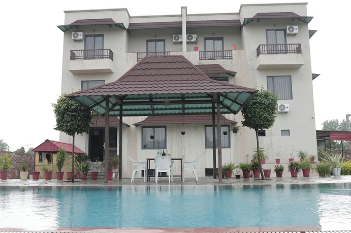 Imagen de la piscina del Hotel New Royal Orbit and Restro Udaipur. Foto 15