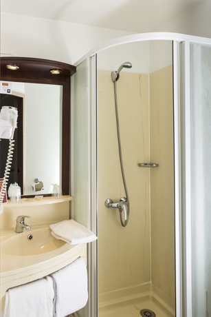 Imagen de la habitación del Hotel New, Saint-Gervais-la-Forêt. Foto 9