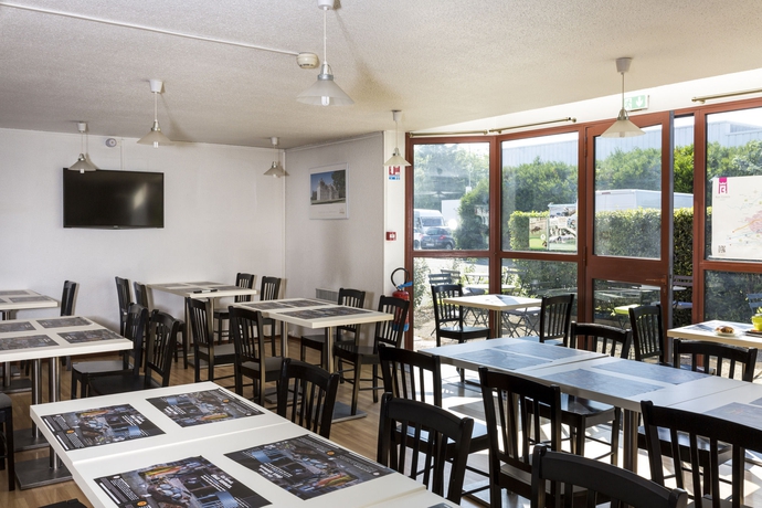 Imagen del bar/restaurante del Hotel New, Saint-Gervais-la-Forêt. Foto 4