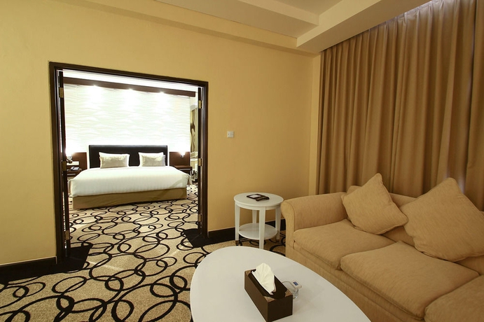 Imagen de los interiores del Hotel New Saphir Yogyakarta. Foto 8