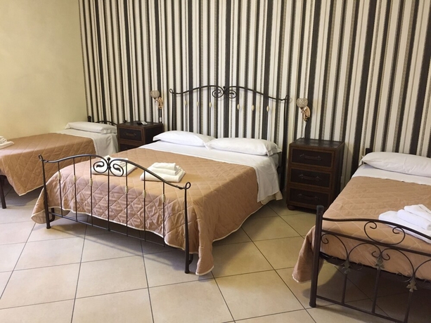 Imagen de la habitación del Hotel New Sayonara. Foto 3