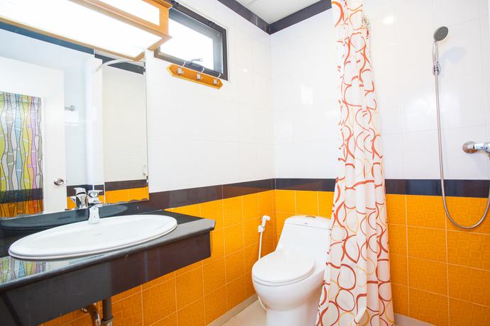 Imagen del bar/restaurante del Hotel New Siam Palace Ville. Foto 11