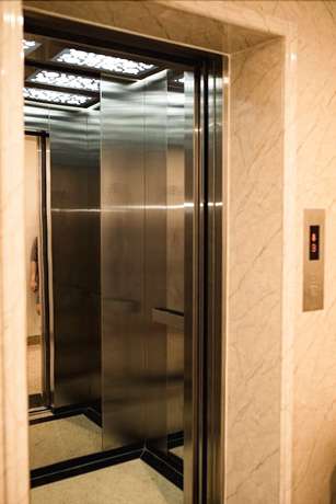 Imagen de los interiores del Hotel New Sky Airport. Foto 16