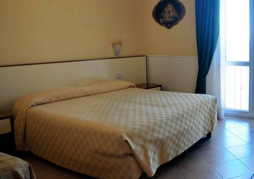 Imagen de la habitación del Hotel New Sonia. Foto 3