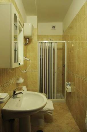 Imagen de la habitación del Hotel New Sonia. Foto 5