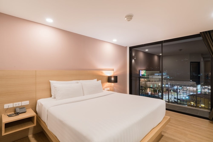 Imagen de la habitación del Hotel New Square Patong Hotel. Foto 8