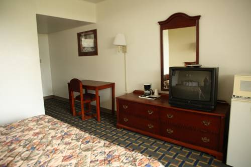 Imagen de la habitación del Hotel New Stanton Garden Inn. Foto 4