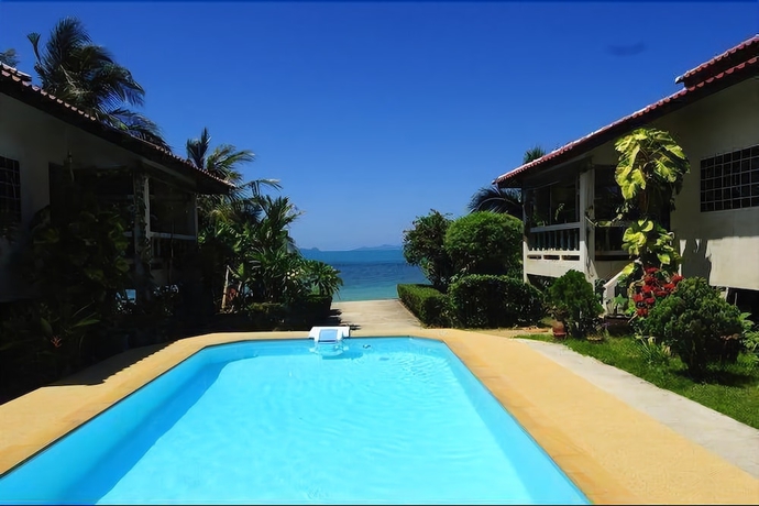 Imagen de la piscina del Hotel New Sunrise Village Bang Po Beach. Foto 16