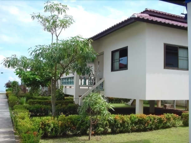 Imagen general del Hotel New Sunrise Village Bang Po Beach. Foto 2