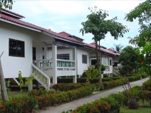 Imagen general del Hotel New Sunrise Village Bang Po Beach. Foto 6