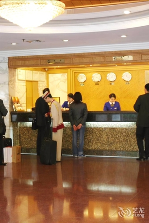 Imagen de los interiores del Hotel New Tian He. Foto 19