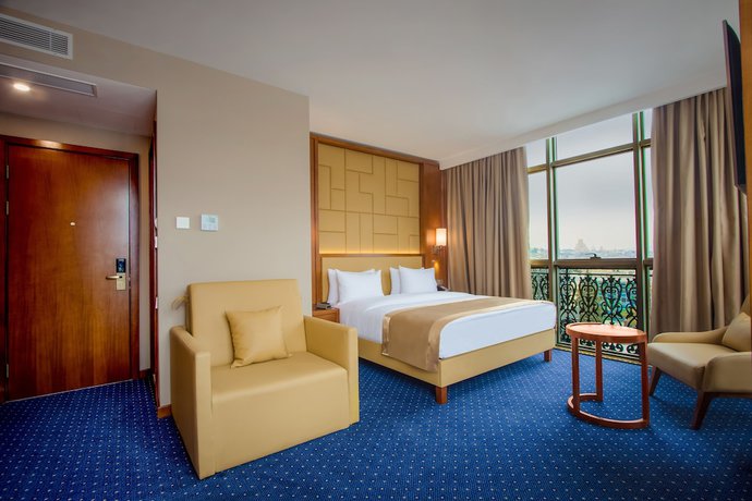 Imagen de la habitación del Hotel New Tiflis. Foto 7