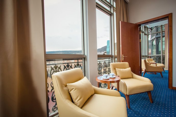Imagen de la habitación del Hotel New Tiflis. Foto 16