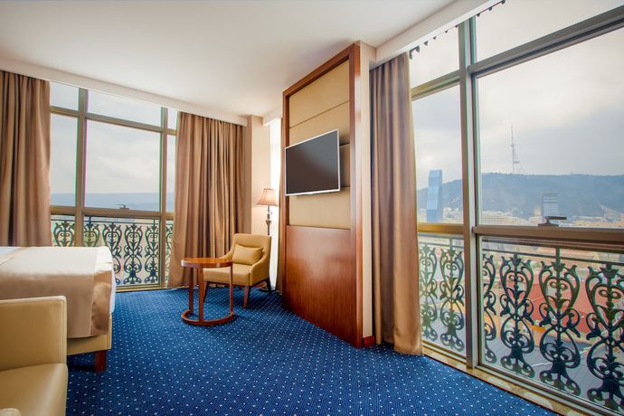 Imagen de la habitación del Hotel New Tiflis. Foto 19