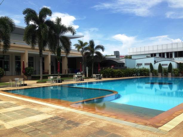 Imagen de la piscina del Hotel New Travel Lodge. Foto 7