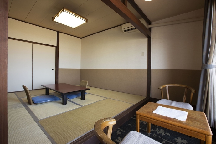 Imagen de la habitación del Hotel New Tsuruta. Foto 6