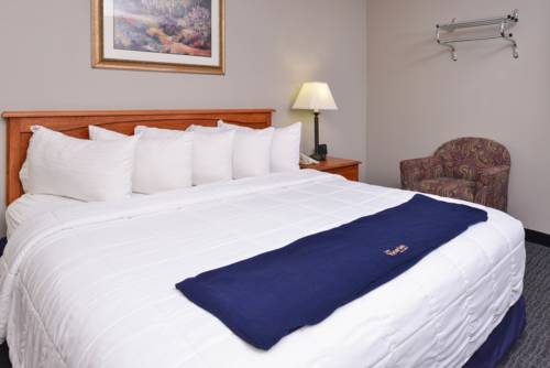 Imagen de la habitación del Hotel New Victorian Inn and Suites, Omaha. Foto 16