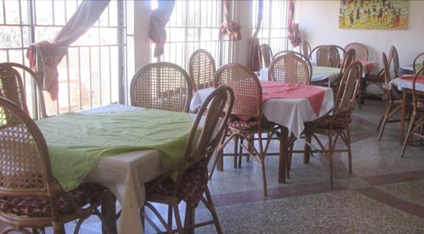 Imagen del bar/restaurante del Hotel New Vision, Weija. Foto 8
