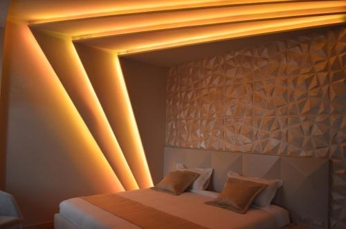 Imagen de la habitación del Hotel New W, Tirana. Foto 9