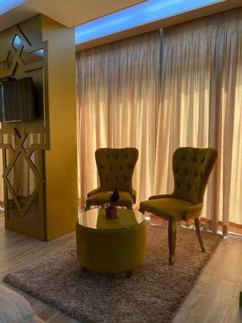 Imagen de la habitación del Hotel New W, Tirana. Foto 15