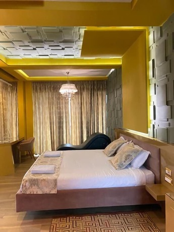 Imagen de la habitación del Hotel New W, Tirana. Foto 18